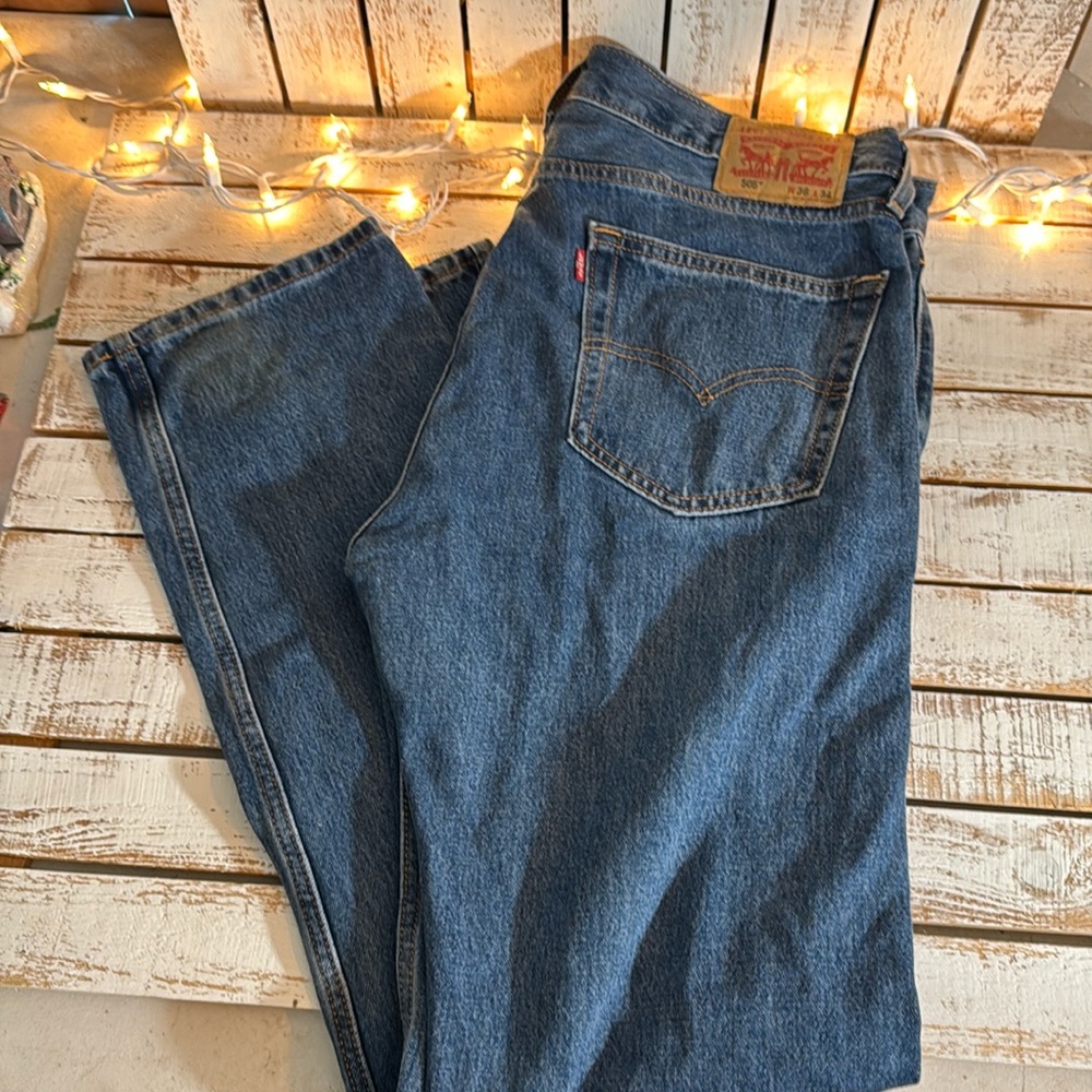 Men’s 36 x 34 Levi’s 505 pants // near mint condition for that man in your life!
